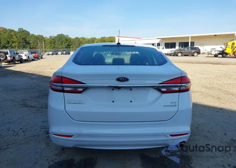 2018 Ford Fusion Hybrid Se z USA, uszkodzony, nr VIN 3FA6P0LU0JR208598